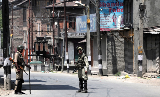 Ấn Độ: Quân chính phủ đụng độ phiến quân, 2 binh sỹ thiệt mạng ảnh 1