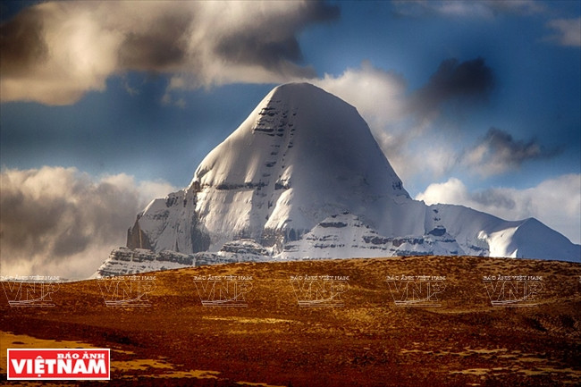 Hành trình chiêm bái ngọn núi thiêng Kailash ở Tây Tạng ảnh 1