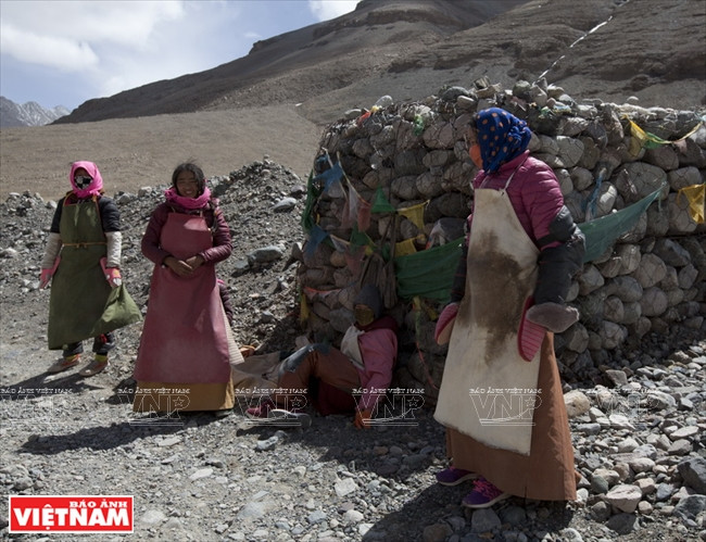 Hành trình chiêm bái ngọn núi thiêng Kailash ở Tây Tạng ảnh 11