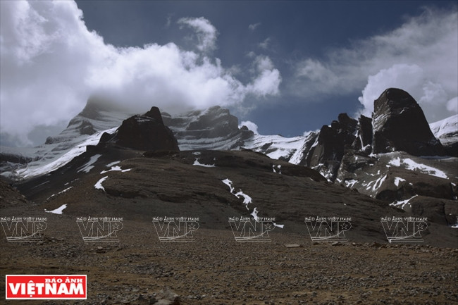 Hành trình chiêm bái ngọn núi thiêng Kailash ở Tây Tạng ảnh 3