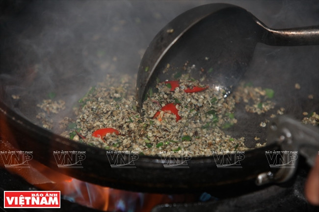 Hương vị ẩm thực miền Trung trong món dắt xúc bánh đa ảnh 3