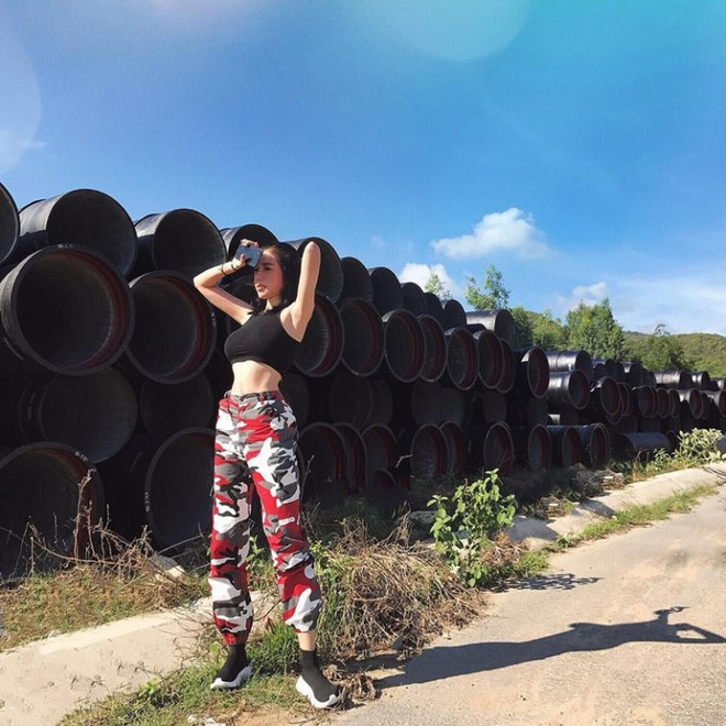 Học lỏm street style “hạ nhiệt” ngày nóng của mỹ nhân Việt ảnh 14