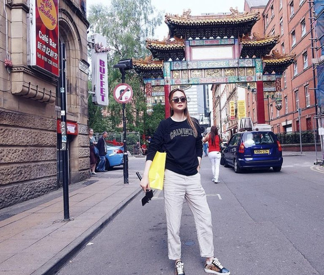 Học lỏm street style “hạ nhiệt” ngày nóng của mỹ nhân Việt ảnh 9