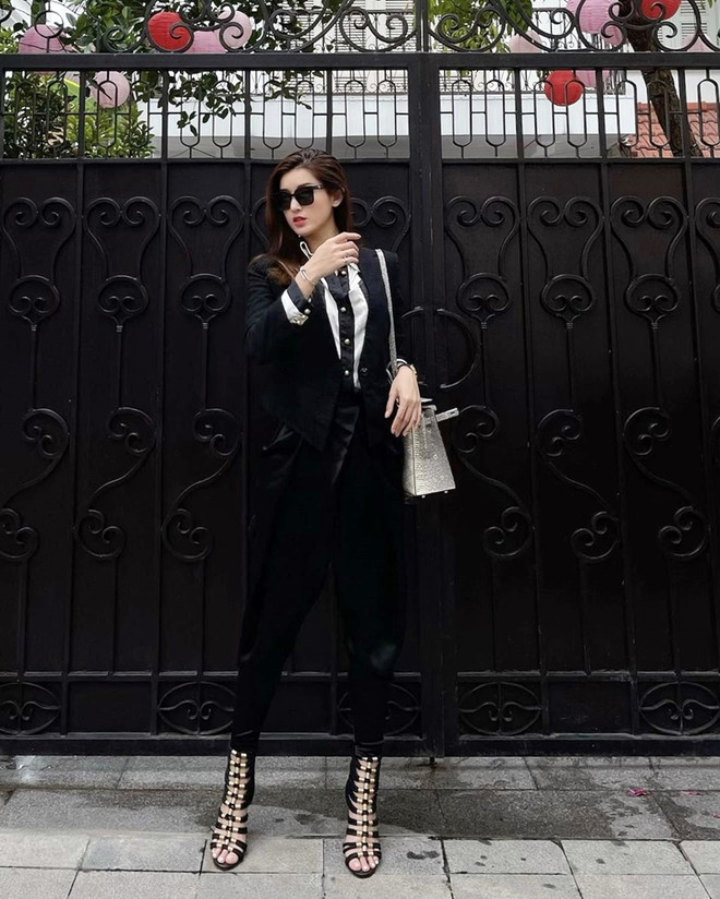 Diện quần jeans "xịn xò" như street style của dàn sao Việt ảnh 11