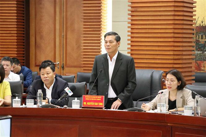 Chủ tịch Ủy ban Nhân dân thành phố Hải Phòng Nguyễn Văn Tùng phát biểu tại cuộc gặp. (Ảnh: Hoàng Ngọc/TTXVN) Nhiều công ty Hàn Quốc tìm hiểu về môi trường đầu tư của Hải Phòng ảnh 2