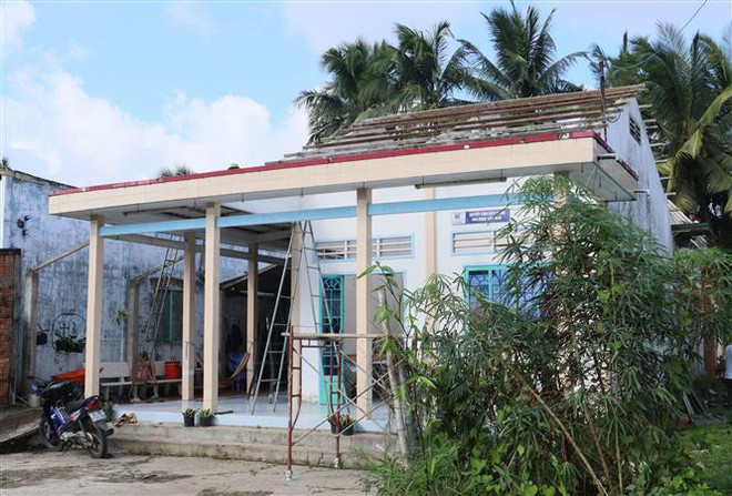 Mưa lớn kèm lốc xoáy khiến gần 50 nhà dân ở Vĩnh Long bị thiệt hại ảnh 1