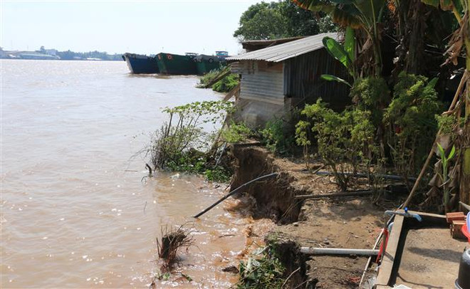 Bến Tre công bố tình huống khẩn cấp tình trạng sạt lở sông Mỏ Cày ảnh 1