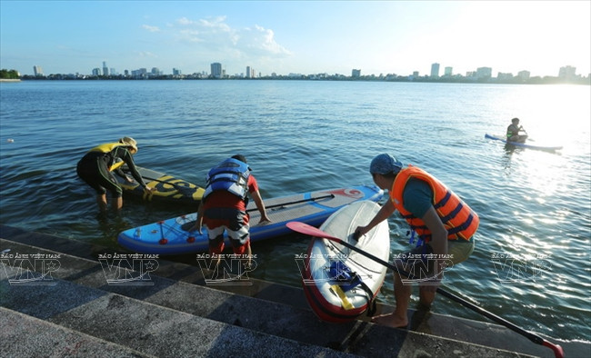 Chèo thuyền Sup - môn thể thao mới du nhập vào Việt Nam ảnh 8