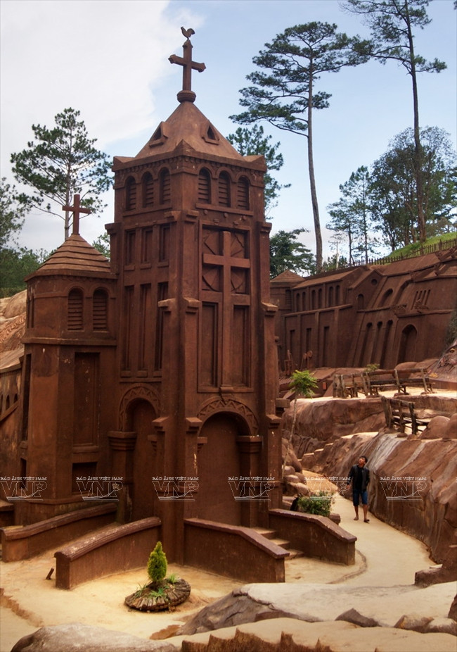 Khám phá kỳ quan nhân tạo đường hầm đất sét ở Đà Lạt ảnh 2