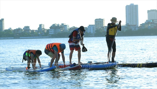 Chèo thuyền Sup - môn thể thao mới du nhập vào Việt Nam ảnh 9
