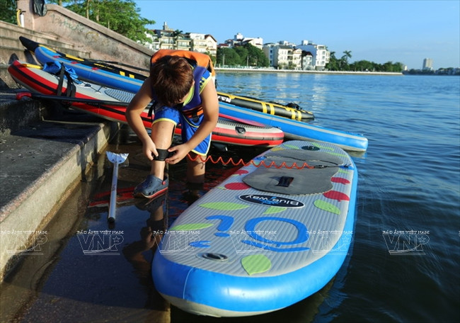 Chèo thuyền Sup - môn thể thao mới du nhập vào Việt Nam ảnh 7