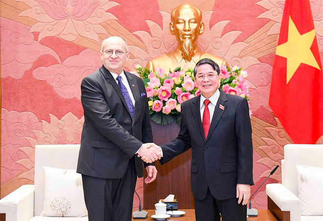 Phó Chủ tịch Quốc hội Nguyễn Đức Hải và Bộ trưởng Ngoại giao Cộng hòa Ba Lan Zbigniew Rau. (Nguồn: Báo Điện tử đại biểu nhân dân) Việt Nam và Ba Lan còn nhiều tiềm năng, dư địa để phát triển quan hệ ảnh 1