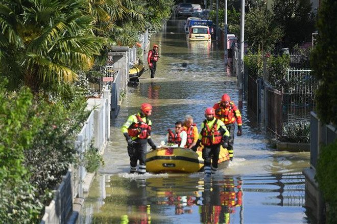 Mưa lũ tại Italy khiến 9 người thiệt mạng, hàng nghìn người sơ tán ảnh 1