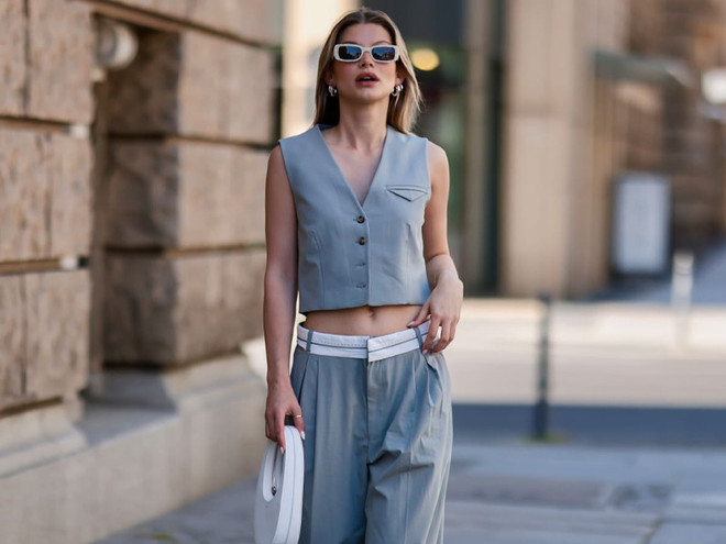 Thả dáng với 4 công thức phối đồ sành điệu với áo ghilê cho mùa Thu ảnh 1