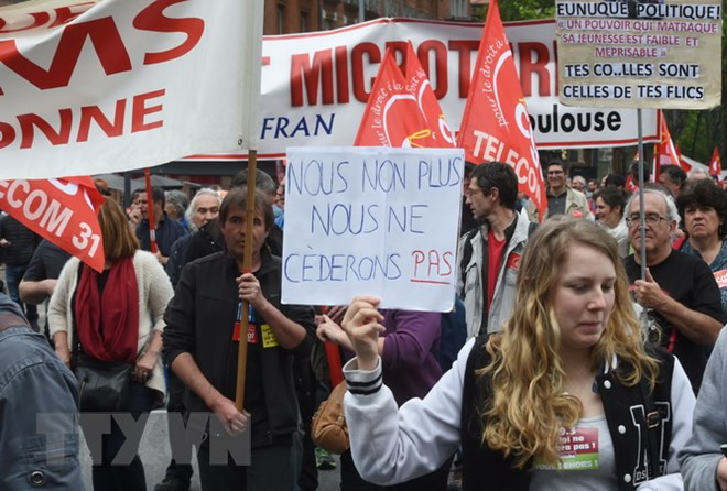 Biểu tình trên toàn quốc phản đối cải cách của Tổng thống Pháp Macron ảnh 1