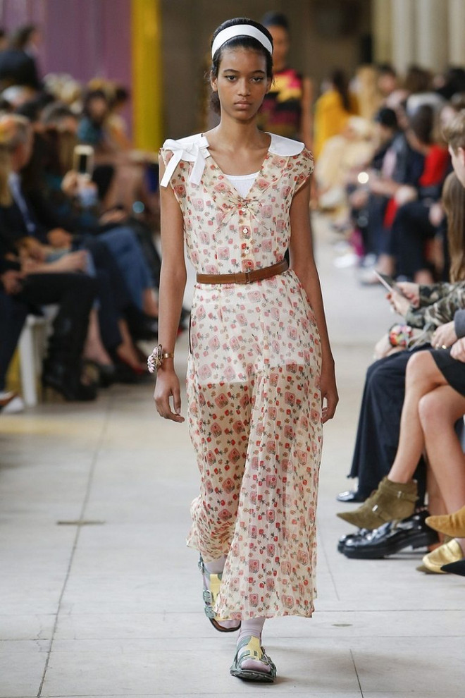 8 gợi ý giúp phái đẹp “sống sót” qua mùa Hè nóng nực ảnh 4