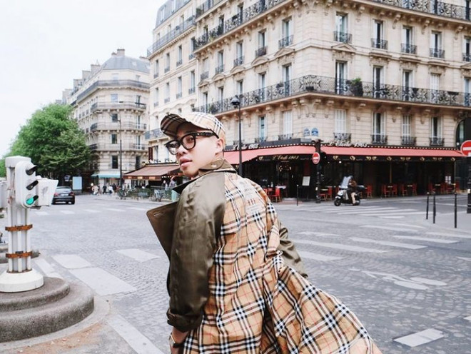 Burberry “hạ gục” dàn sao thế giới với họa tiết kẻ sọc kinh điển ảnh 11