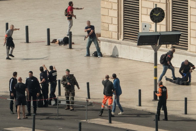 Pháp: Nghi phạm vụ tấn công ở Marseille không có liên hệ với khủng bố ảnh 1