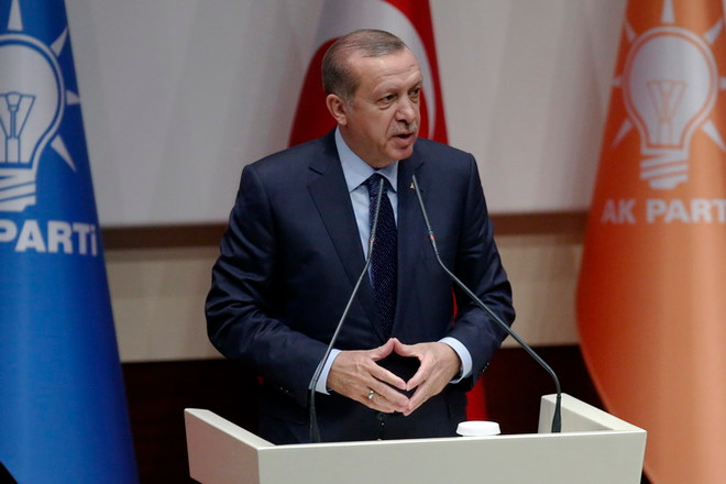Tổng thống Thổ Nhĩ Kỳ Recep Tayyip Erdogan trong bài phát biểu tại Ankara ngày 2/5. (Nguồn: EPA/TTXVN) Thổ Nhĩ Kỳ thông qua hai thỏa thuận quân sự với Qatar ảnh 1