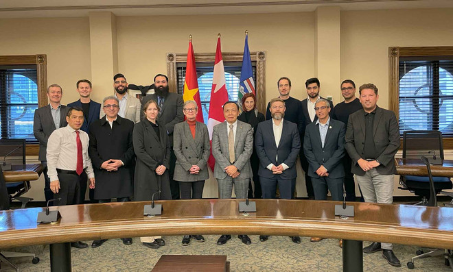 Hội thảo bàn tròn xúc tiến thương mại, đầu tư giữa Việt Nam và Alberta. (Nguồn: Báo Thế giới và Việt Nam) bang-alberta-canada-3873.jpg