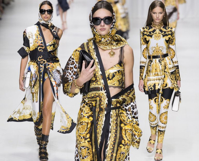 J. Lopez, Hoàng Thùy Linh tỏa sắc kiêu kỳ với thiết kế của Versace ảnh 20