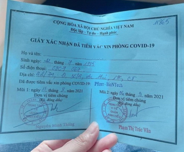 Cảnh cáo cán bộ phường trong vụ cô gái khoe được tiêm nhờ xin ông anh ảnh 1