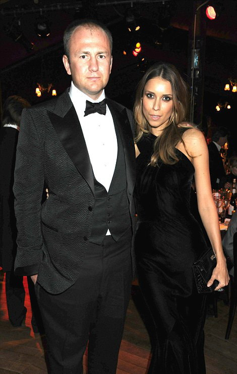 Cận cảnh siêu du thuyền hơn 400 triệu USD của tỷ phú Nga ảnh 3