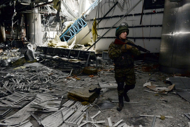 Giao tranh tái diễn ở miền Đông Ukraine, một binh sỹ thiệt mạng ảnh 1