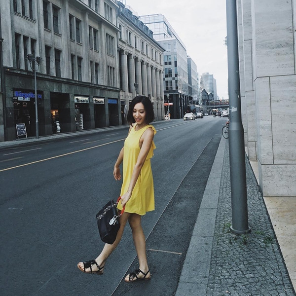 Ngẩn ngơ trước loạt đầm rực rỡ của sao Việt ngày nắng ảnh 5