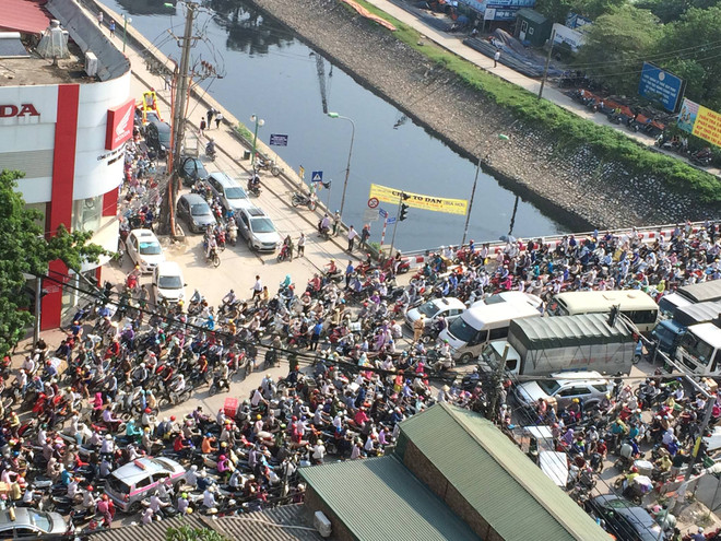 Hà Nội: Ùn tắc kinh hoàng, giao thông "tê liệt" ở khu đô thị Đại Thanh ảnh 3