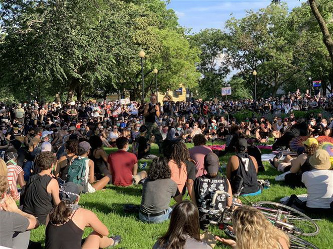 Biểu tình chống kỳ thị chủng tộc lan rộng ở Mỹ, châu Âu và Bắc Phi ảnh 1