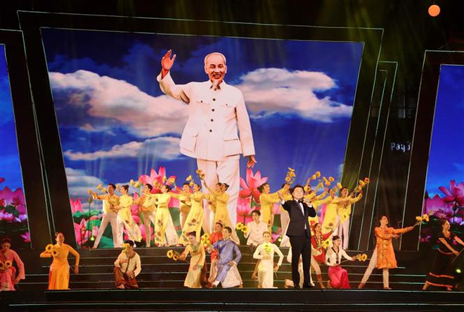 Đặc sắc chương trình nghệ thuật “Việt Nam - Niềm tin ngời sáng” ảnh 1