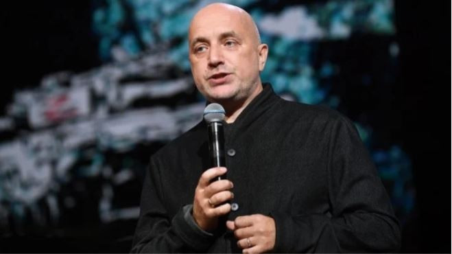 Nga mở cuộc điều tra khủng bố sau vụ đánh bom xe nhằm vào một nhà văn ảnh 1