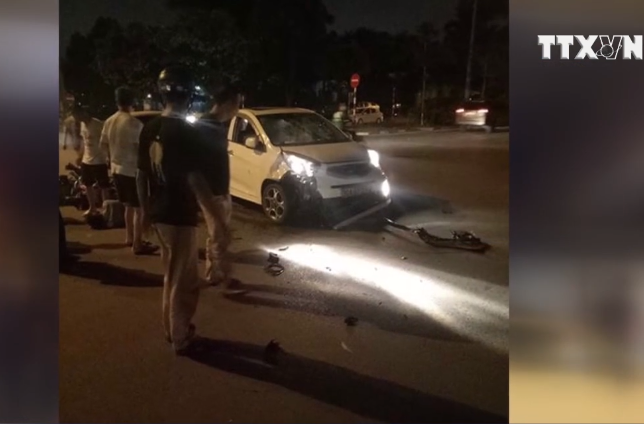 Liên tiếp các vụ tai nạn giao thông trong đêm, ít nhất 2 người chết ảnh 1