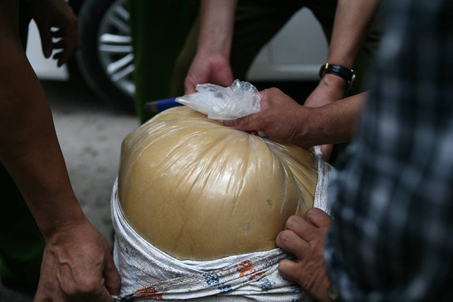 [Video] Bắt 5 tấn mỡ bẩn trên đường từ Hà Nội đi Hòa Bình tiêu thụ ảnh 1