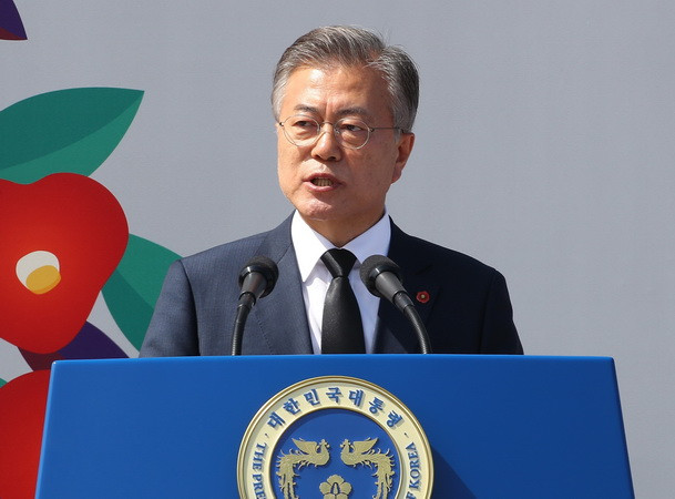 Tổng thống Hàn Quốc Moon Jae-in. (Nguồn: Yonhap/TTXVN) Tổng thống Hàn Quốc tái khẳng định quyết tâm thiết lập hòa bình ảnh 1