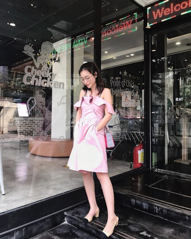 Quý cô thời trang Việt bùng nổ với phong cách street style tối giản ảnh 11