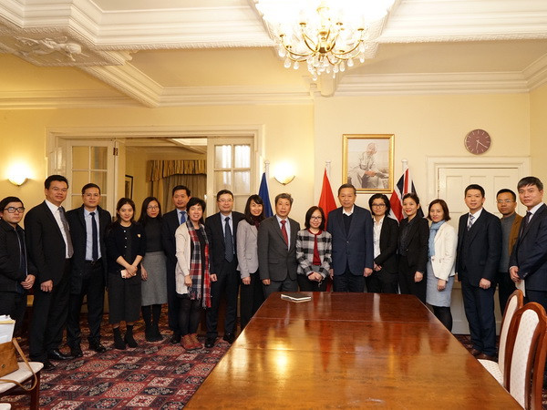 Việt Nam-Anh sẽ tạo thuận lợi cho công dân nhập cảnh lao động, du lịch ảnh 3