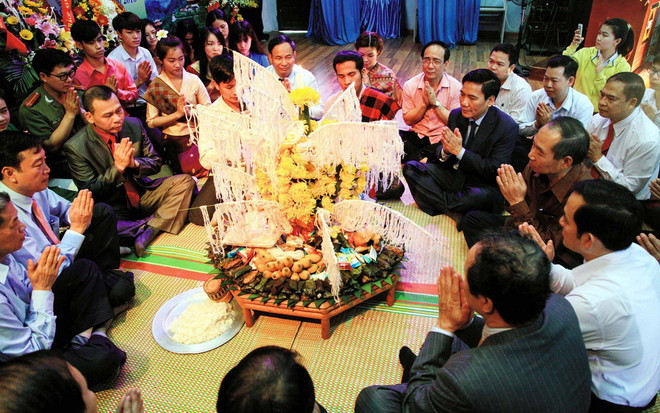 Tổ chức đón Tết Bunpimay cho sinh viên Lào tại Việt Nam ảnh 1