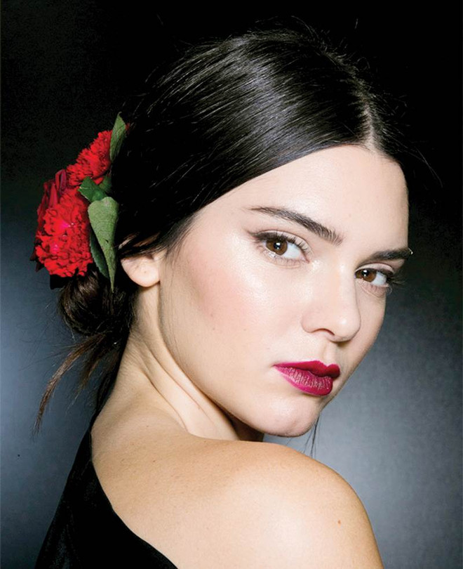 Sở thích làm đẹp của phụ nữ thay đổi thế nào trong 100 năm qua? ảnh 10