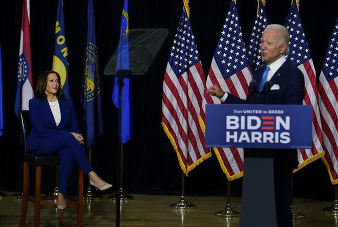 Facebook, Twitter lập cuộc chiến chống tin giả liên quan bầu cử Mỹ ảnh 1