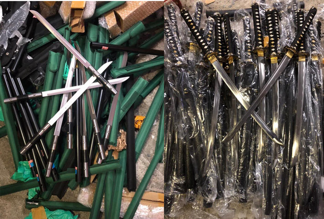 Hà Nội: Phát hiện hơn 400 vũ khí thô sơ gửi qua đường bưu chính ảnh 1
