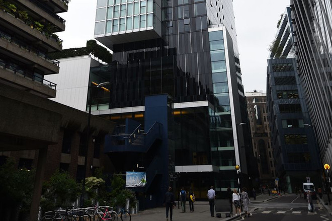 Anh: Cảnh sát London phong tỏa tháp Heron Tower do bưu kiện đáng ngờ ảnh 1