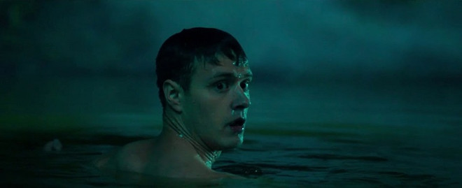 Nếu bạn bơi ở hồ tử thần vào ban đêm, mỹ nhân ngư sẽ xuất hiện! ảnh 2