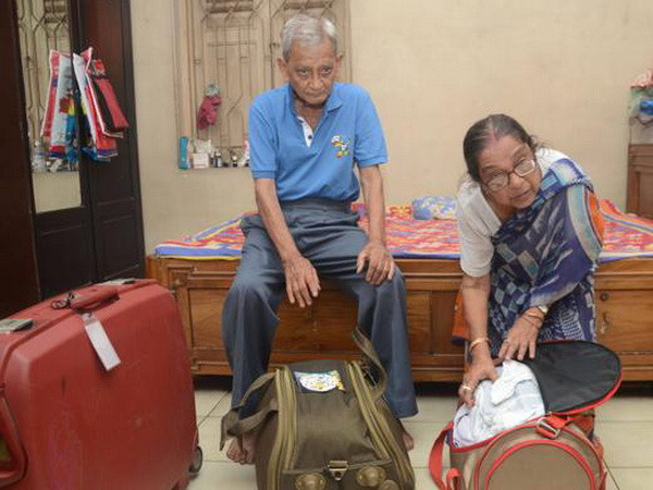 Cặp vợ chồng Ấn Độ có mặt liên tục tại 9 giải World Cup ảnh 1