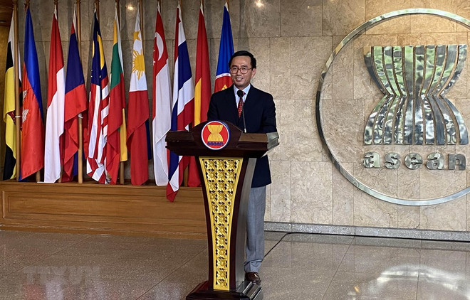 Đại sứ Trần Đức Bình. (Ảnh: Hữu Chiến/TTXVN) ASEAN và Thụy Sĩ tiếp tục tăng cường hợp tác trên nhiều lĩnh vực ảnh 1