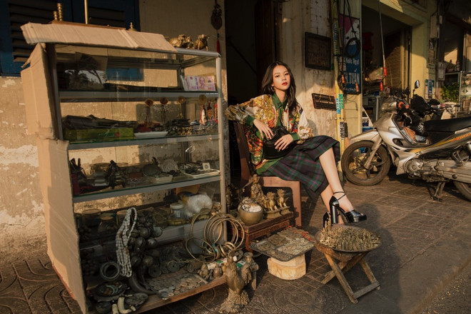 Fashionista Việt đồng loạt lên đồ xuống phố cực chất và sang chảnh ảnh 13