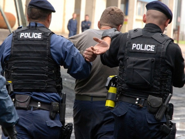 Cảnh sát Kosovo bắt 40 người nghi là phần tử thánh chiến ảnh 1