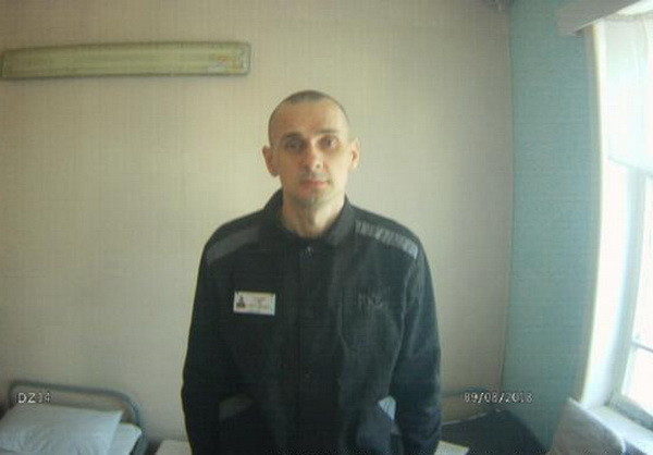 Tổng thống Pháp đề nghị Nga trả tự do cho nhà làm phim Ukraine ảnh 1