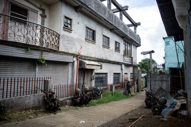 Mỹ đang hỗ trợ quân đội Philippines truy quét phiến quân ở Marawi ảnh 1